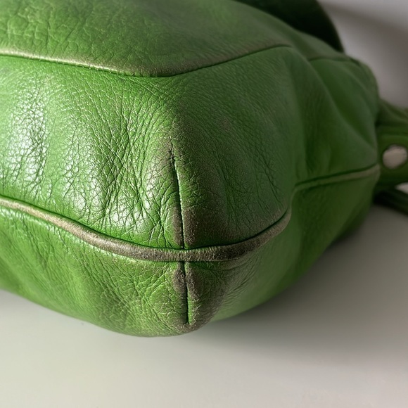 Marc Jacobs Soft Kelly Green pebbled leather bag - Picture 7 of 9